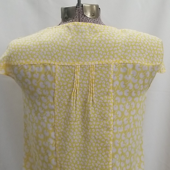🎉HP🎉Talbots Yellow and White Printed Top - Picture 3 of 7